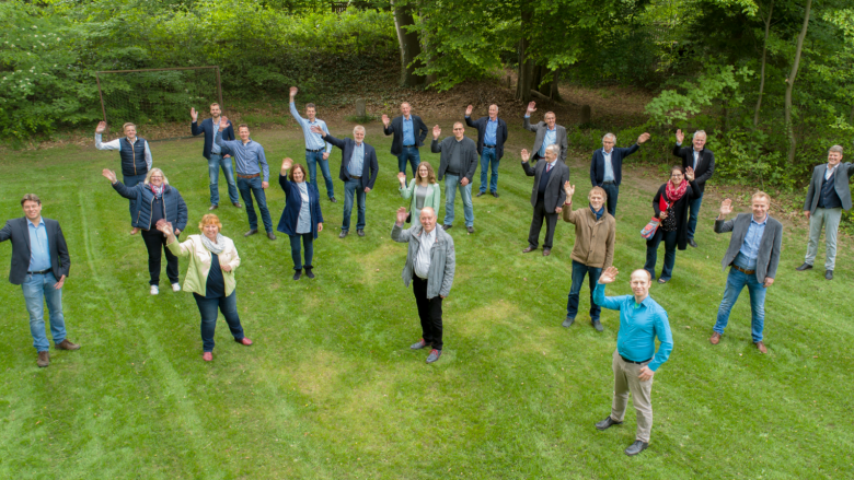 26 Kandidatinnen und Kandidaten sind Teil der offenen Bürgerliste der CDU zur Kommunalwahl am 12. September an und freuen sich auf die kommenden Wochen und Monate bis zum Wahltermin am 12. September. Auf dem Gruppenfoto fehlen: Chatarina Luttmann, Dieter 